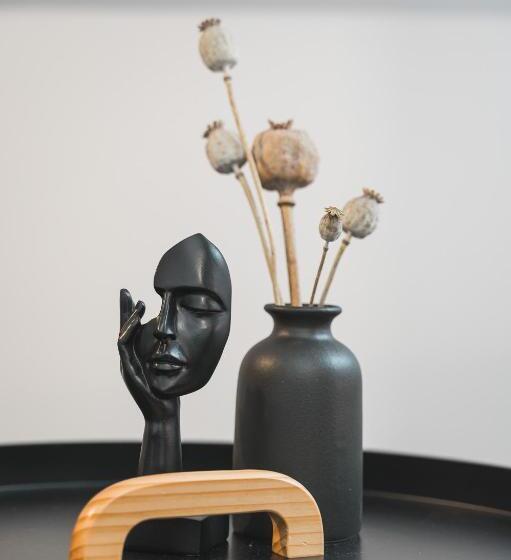 غرفة قياسية فردية, Ricls Boardinghouse