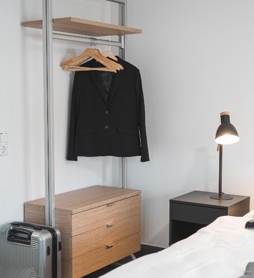 غرفة قياسية فردية, Ricls Boardinghouse