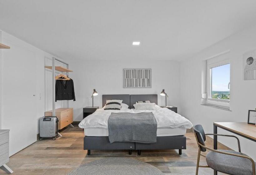 غرفة قياسية, Ricls Boardinghouse