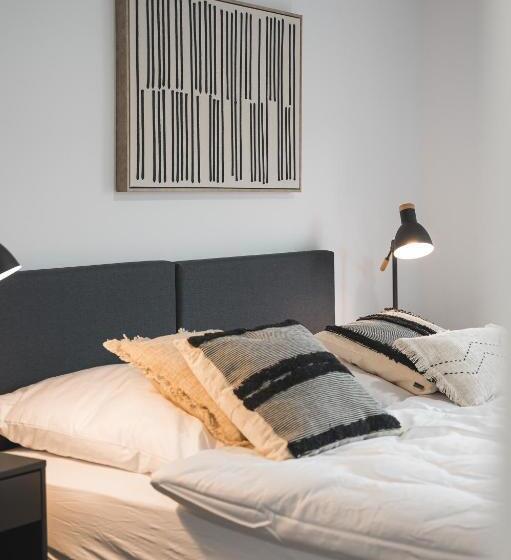 غرفة قياسية, Ricls Boardinghouse