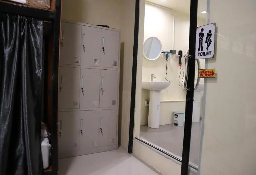 Seng i Delt Værelse, The Cocoon Hostel