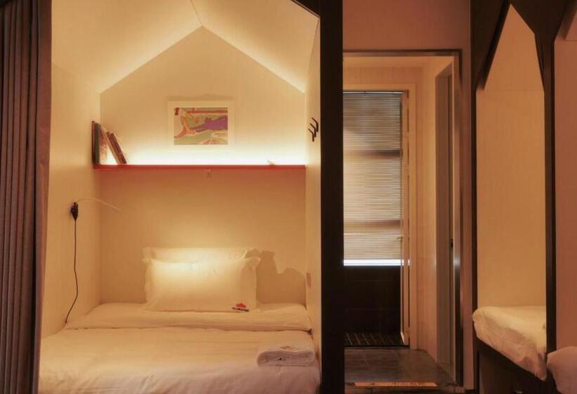 تختخواب در اتاق مشترک, 吃山02救赎青年旅店