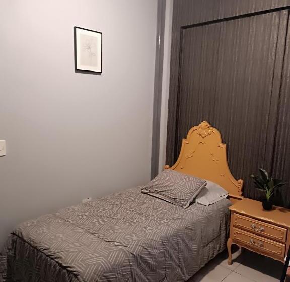 اتاق استاندارد یک نفره, Front Vista