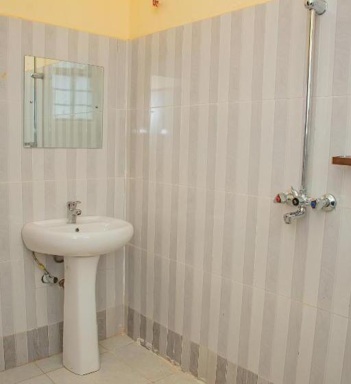 اتاق استاندارد یک نفره, Legacy Homes