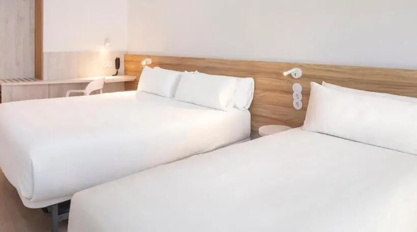 اتاق استاندارد سه نفره, B&b Hotel Viana Do Castelo