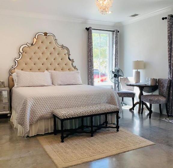 带大床的套房, Emigrant S Inn