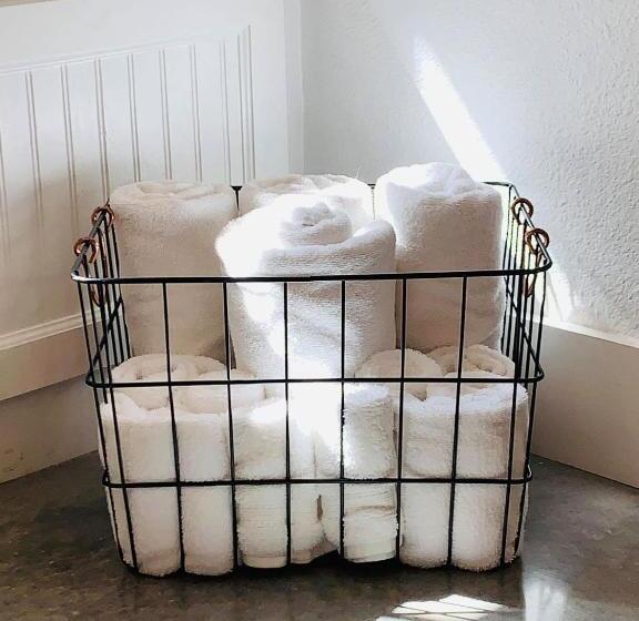 带大床的套房, Emigrant S Inn