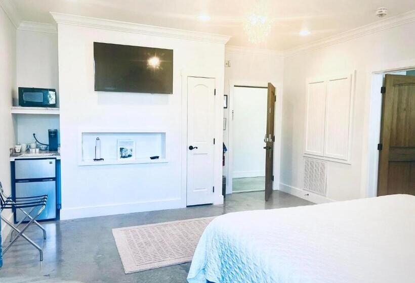 带大床的套房, Emigrant S Inn