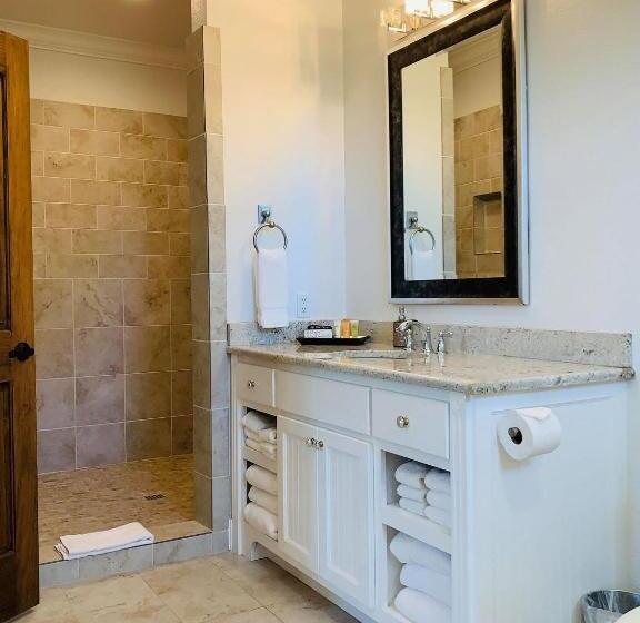 带阳台套房, Emigrant S Inn