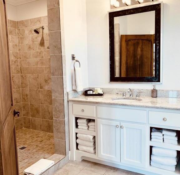 带阳台套房, Emigrant S Inn