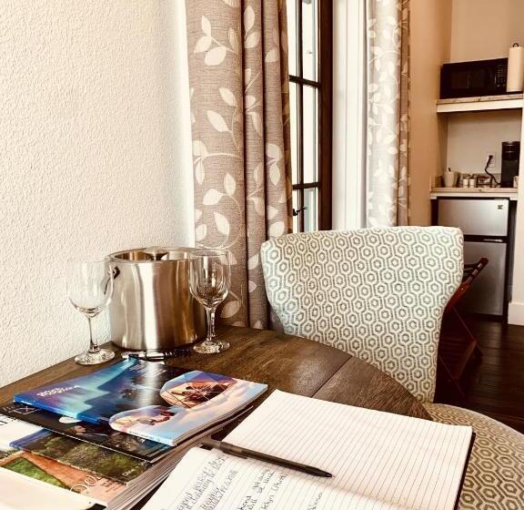 带阳台套房, Emigrant S Inn