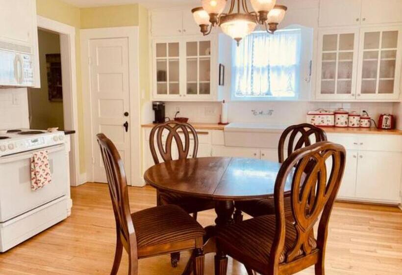 家庭间, Emigrant S Inn