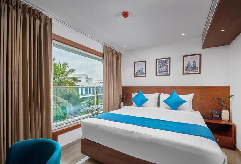 إستوديو سوبيريور, Q White Crescent