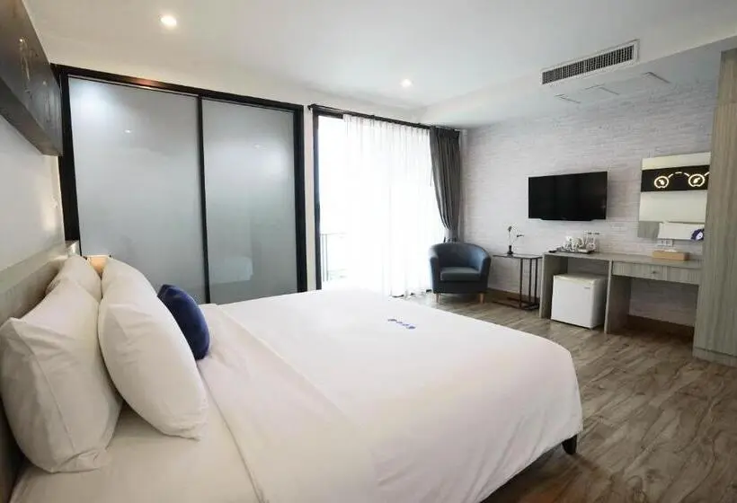 キングサイズベッドのスタンダードルーム, Kokotel Pattaya North Beach