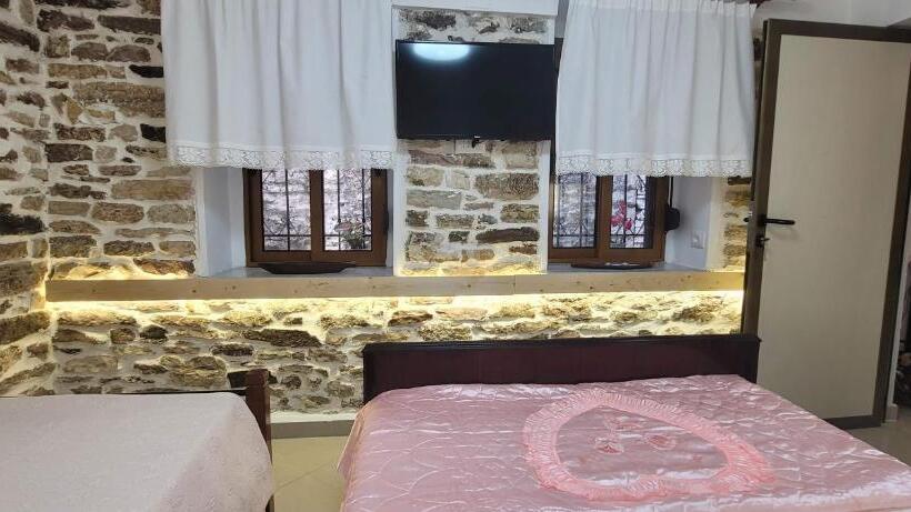 标准三人间, Guest House Emily