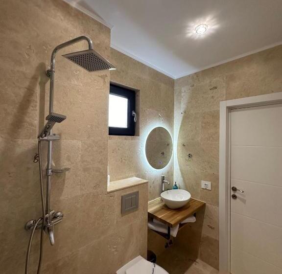 חדר סטנדרט, Muse 2mai