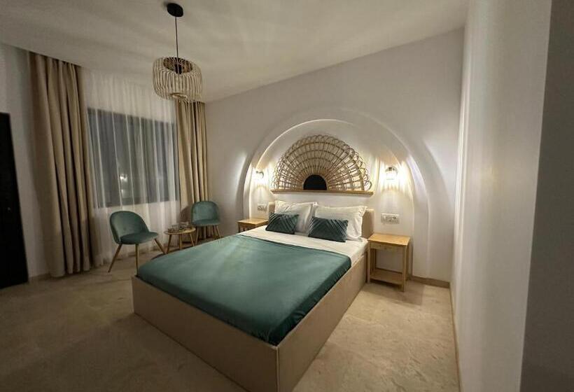 חדר סטנדרט, Muse 2mai