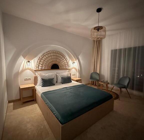 חדר סטנדרט, Muse 2mai