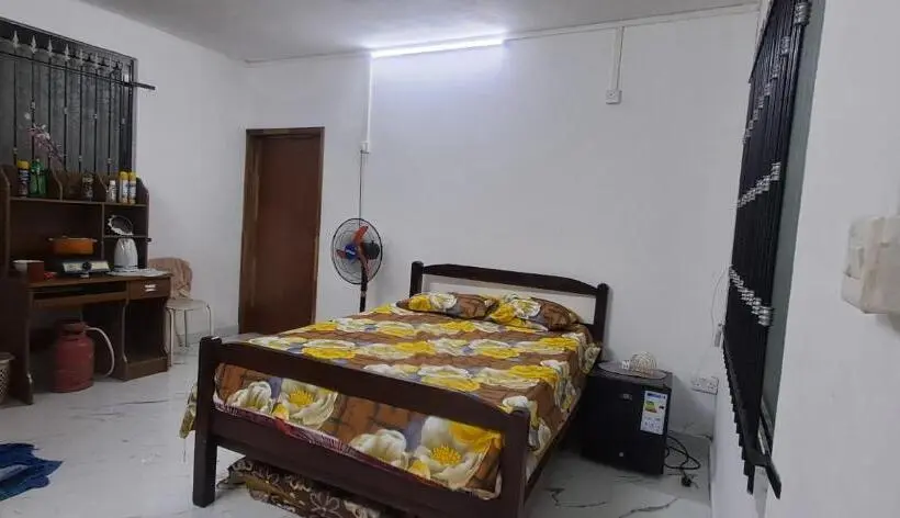 اتاق استاندارد, The Guest House
