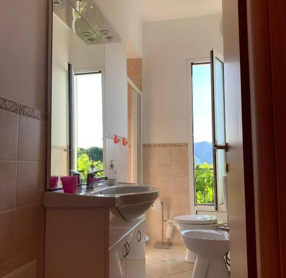 חדר סטנדרט לשלושה, Beb Ligo