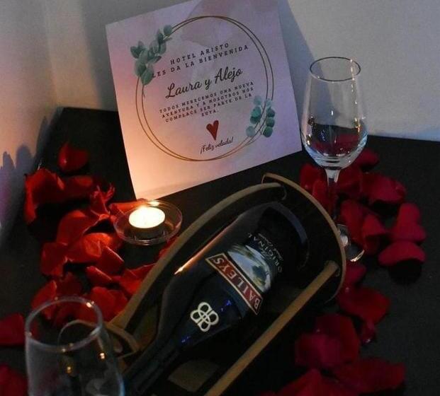 スタンダードシングルルーム, Aristo Tunja