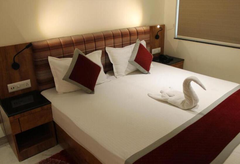 اتاق لوکس, The Rosewood   Berries Group