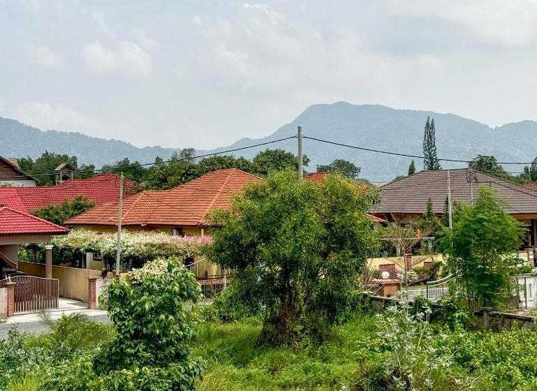 带海景的高档三人间, Ombak Beach Inn Resort