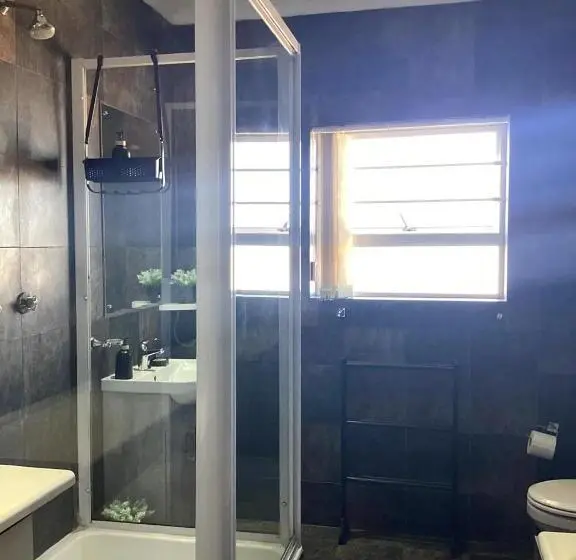 デラックスルーム, Ameni Air B&b