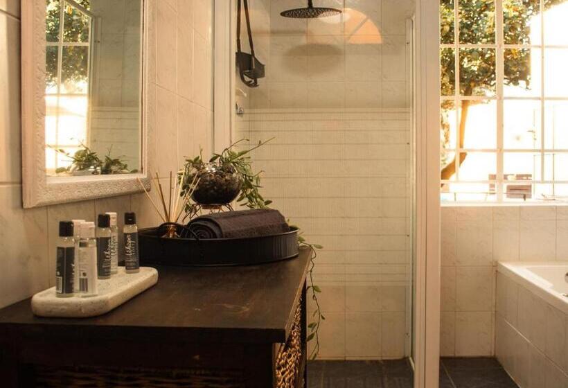 デラックススイート, The White Castle