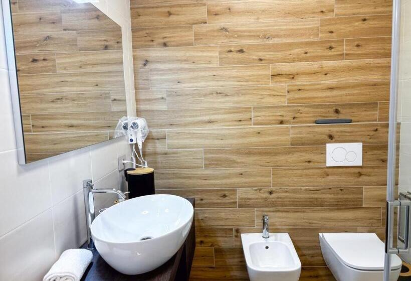 자쿠지 스위트, Verdiluna Cosyhome