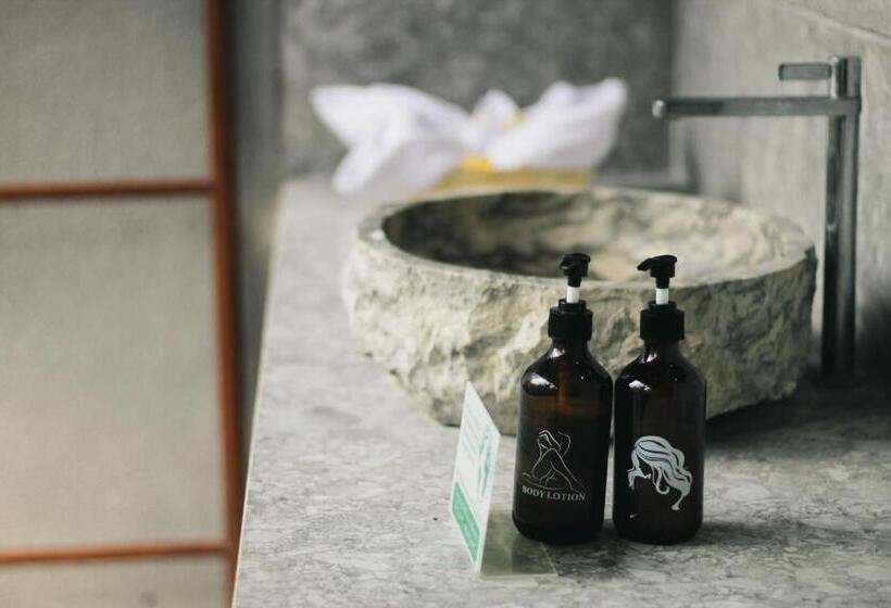 デラックスバンガロー, Bhalance Retreat