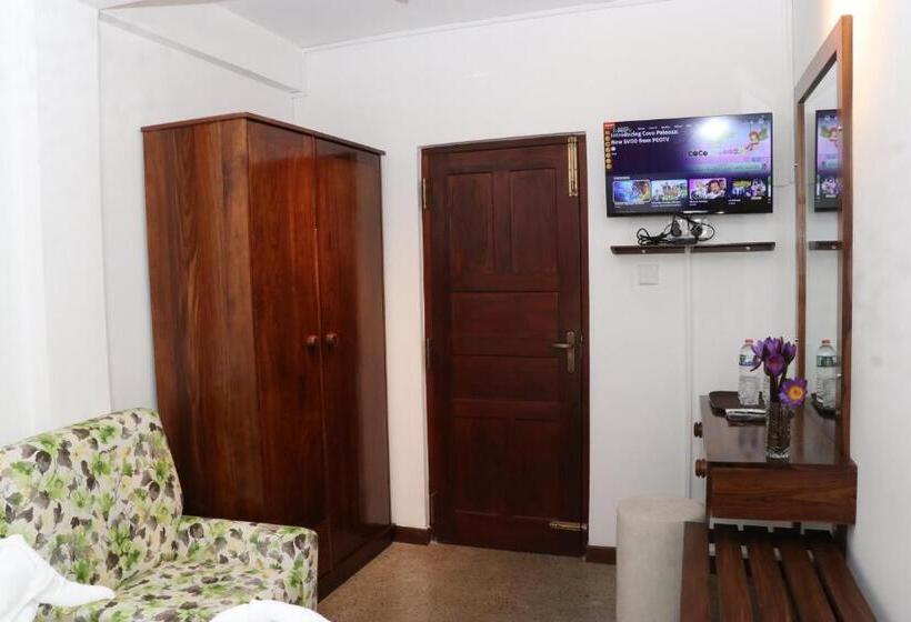 Номер Deluxe, Celonese Hotel & Restaurant Kandy