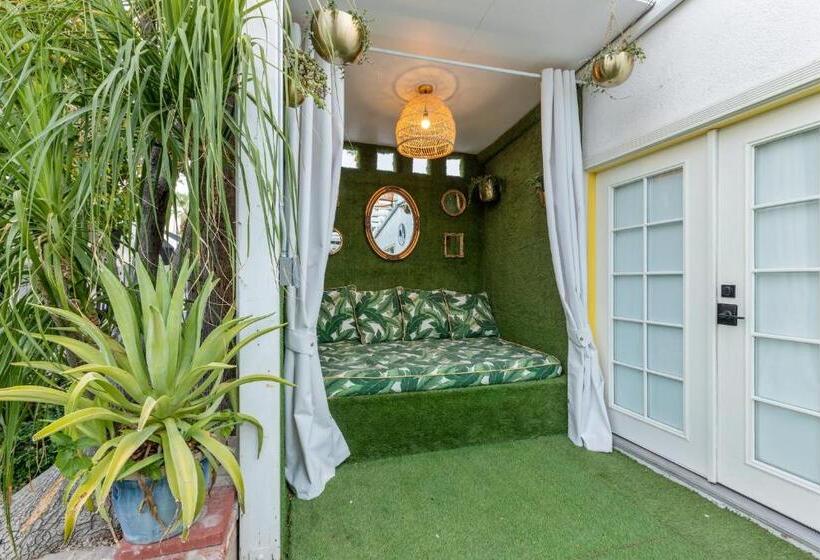 Villa 1 Makuuhuone, Downtown Palm Springs Sunny Poolside Suite