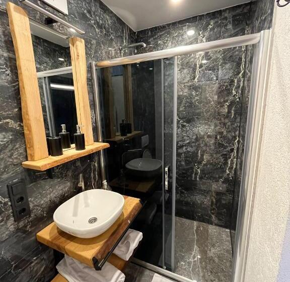 Номер Стандарт, Pension Beyoglu Galata