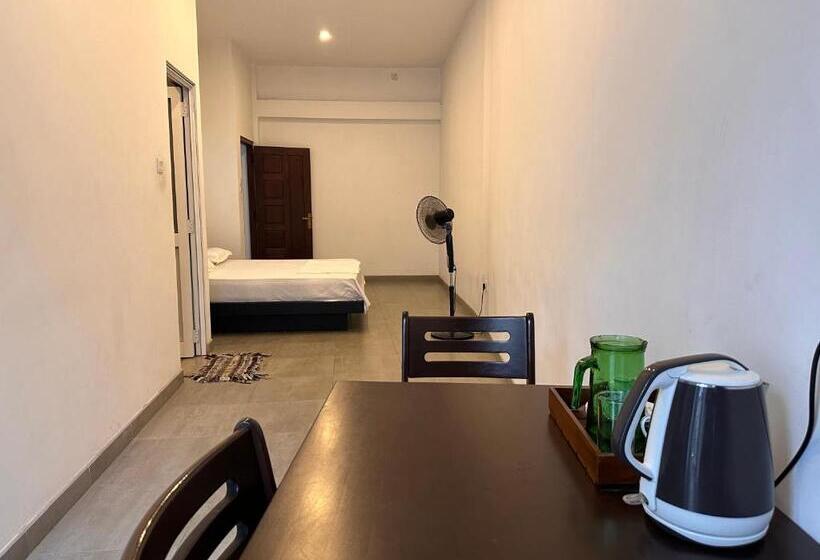 スタンダードトリプルルーム, Varsity Villa