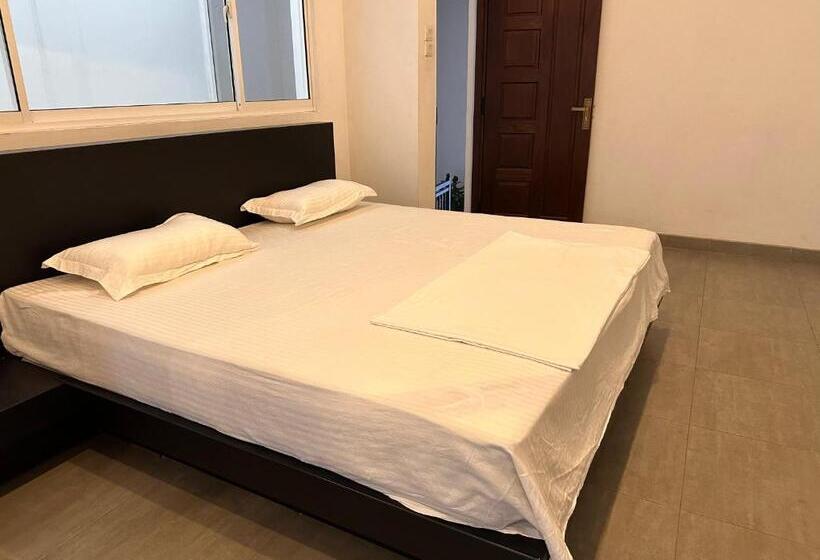 スタンダードトリプルルーム, Varsity Villa