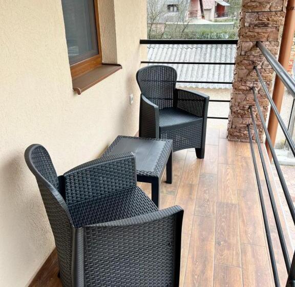 غرفة عائلية مطلّة علي الجبل, Zafír Vendégház Szilvásvárad