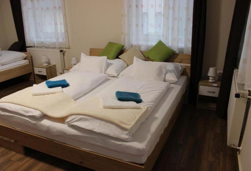 家庭山景房, Zafír Vendégház Szilvásvárad