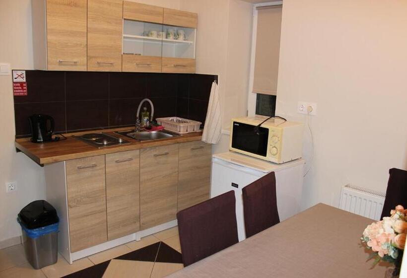 غرفة عائلية مطلّة علي الجبل, Zafír Vendégház Szilvásvárad