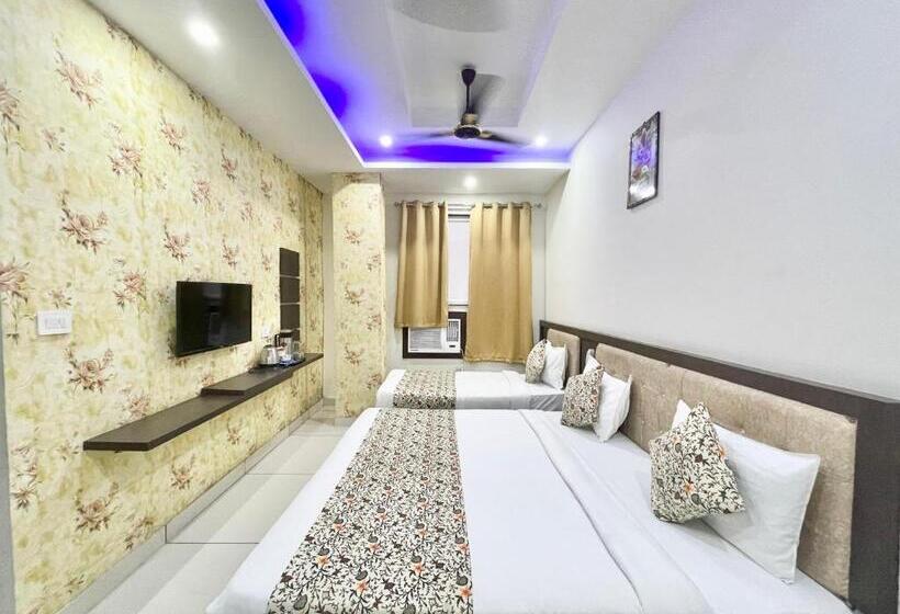スタンダードトリプルルーム, Bagga Kuteer ! Haridwar होटल बग्गा कुटीर ஹோட்டல் பக்கா குடிசை Fully Air Conditioned Hotel, Lift Wifi