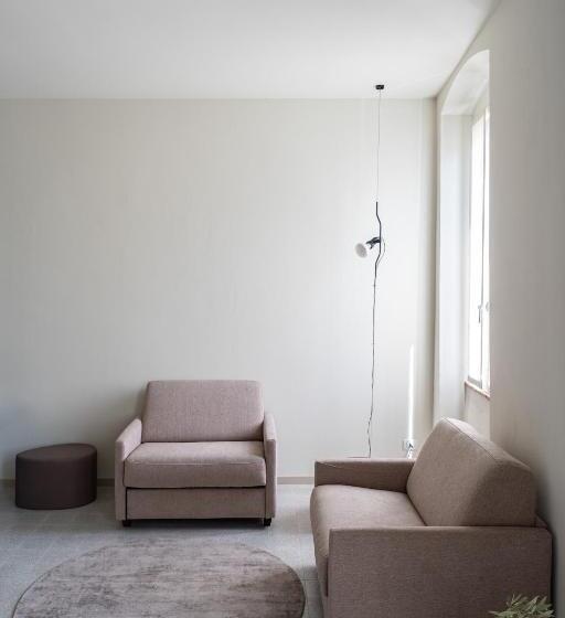 سوییت جونیور, The Lake Suites   Luxury Stay In Lazise