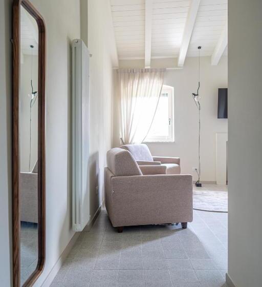 سوییت جونیور لوکس, The Lake Suites   Luxury Stay In Lazise