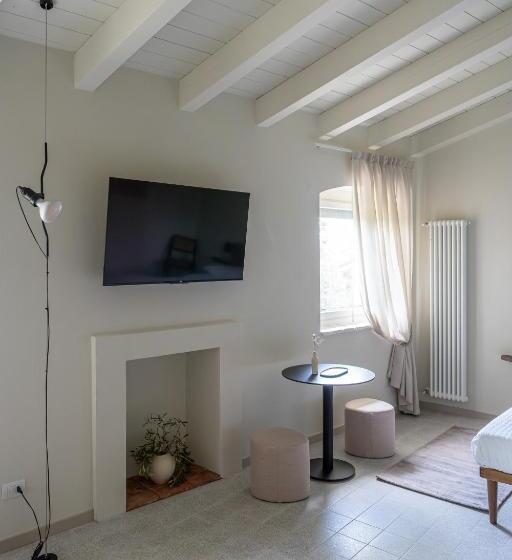 سوییت جونیور لوکس, The Lake Suites   Luxury Stay In Lazise