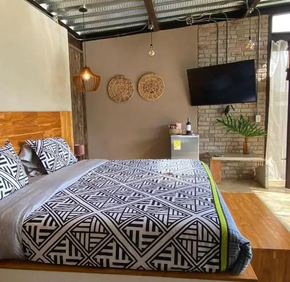 Suite with lake view, Adama Bio