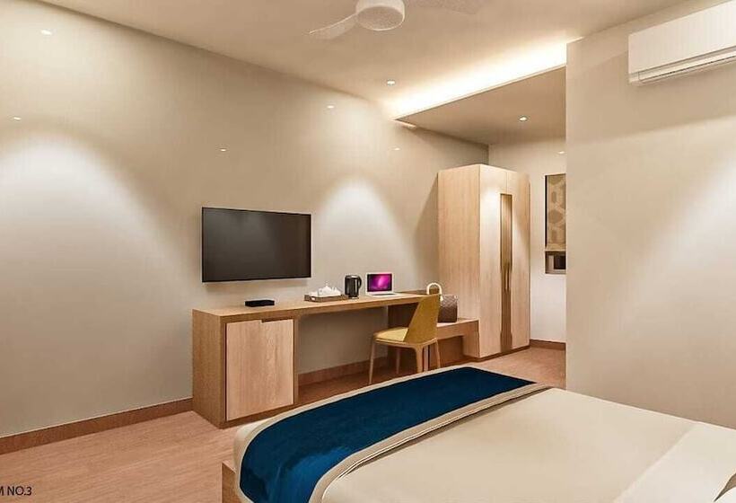 Номер Deluxe, Hari International