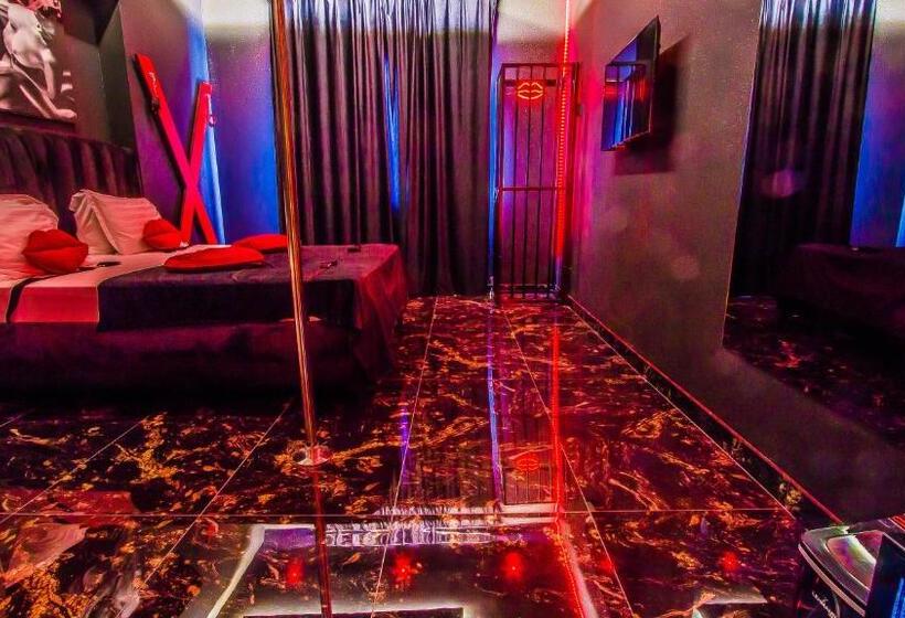 اتاق استاندارد با تخت بزرگ, Romeo Nights   Love Rooms   Jacuzzi Hydromassage