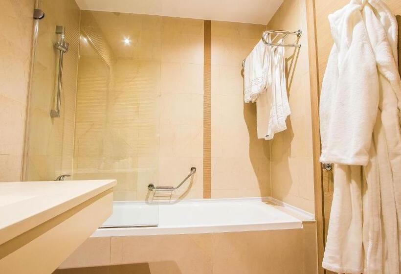 اتاق استاندارد با تخت بزرگ, Romeo Nights   Love Rooms   Jacuzzi Hydromassage