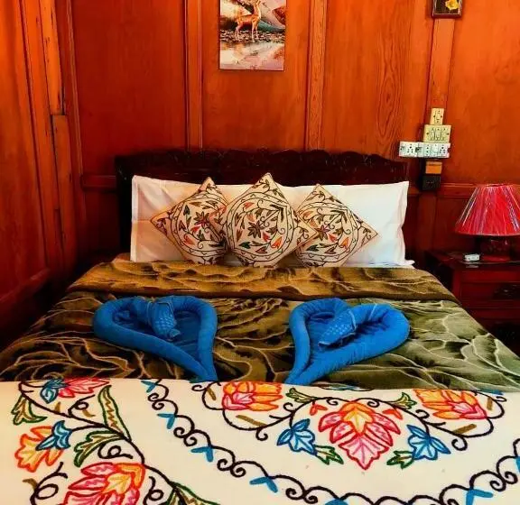 スタンダードトリプルルーム, Srinagar Tourism Group Of House Boats