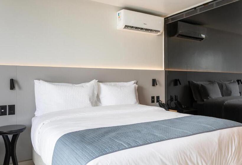 סוויטה דלוקס, Icon Hotel By Welkom