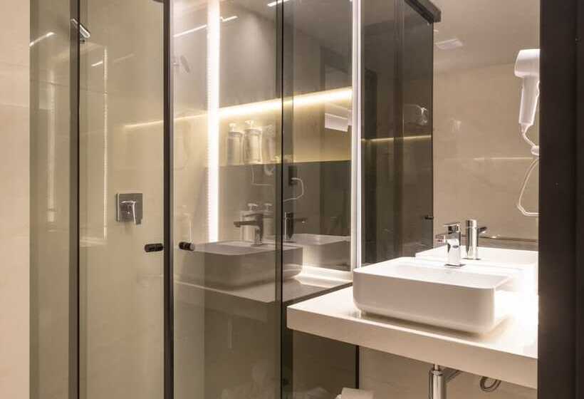 חדר דלוקס לשלושה, Icon Hotel By Welkom